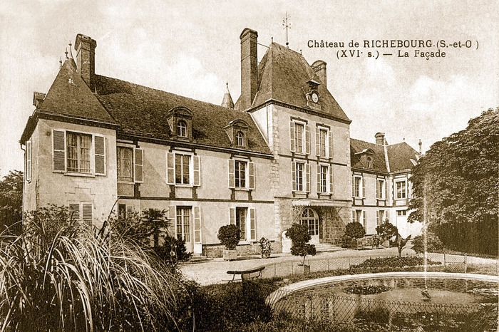 Visite guidée de l'extérieur du château et de la motte castrale de Richebourg