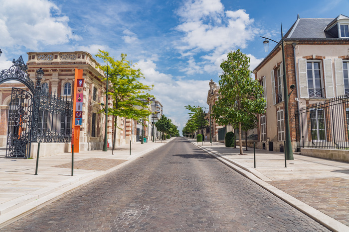 Visite de l'avenue de Champagne