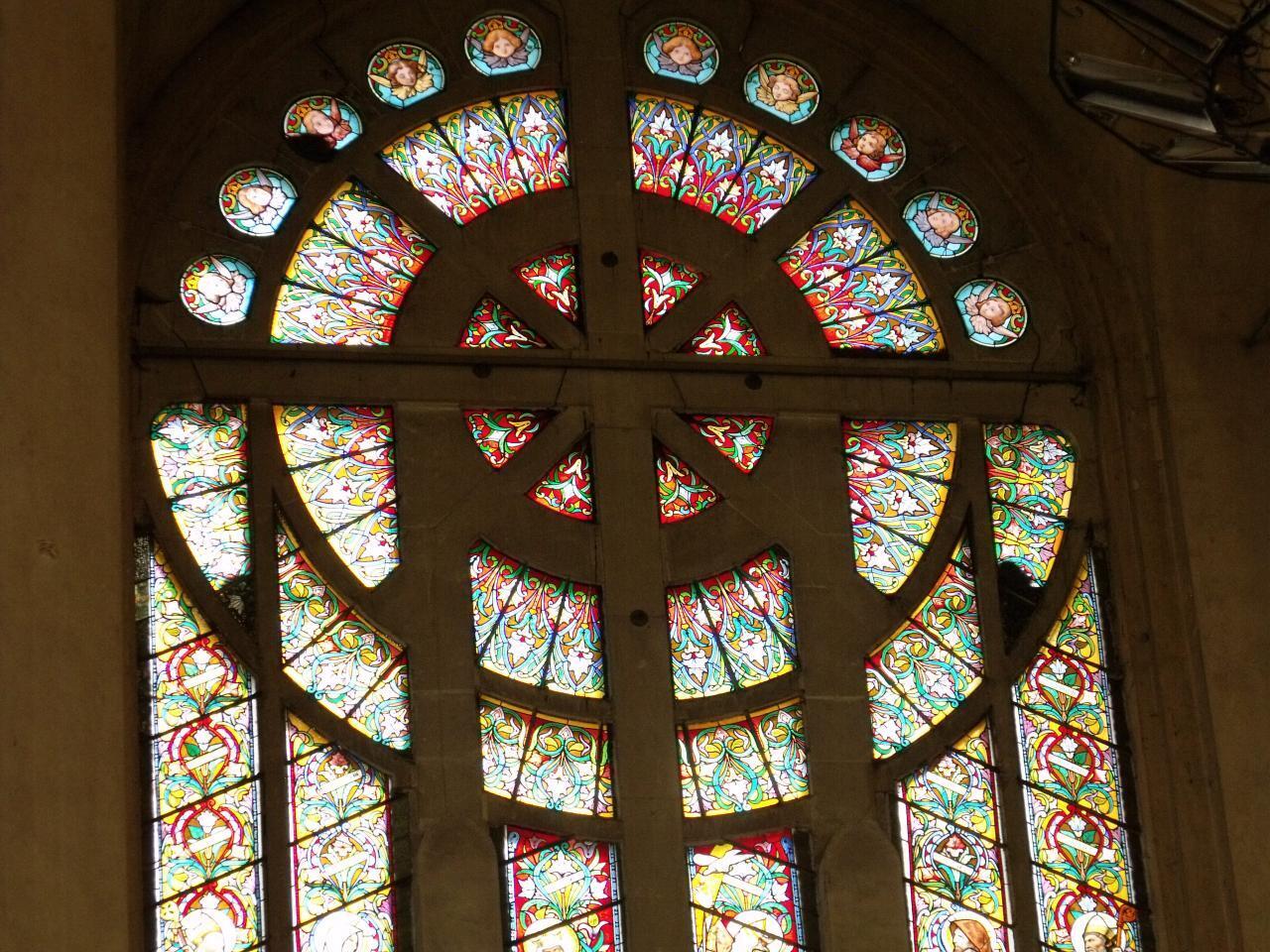 Visite d'une basilique néo-byzantine, sa crypte et ses 403 reliquaires