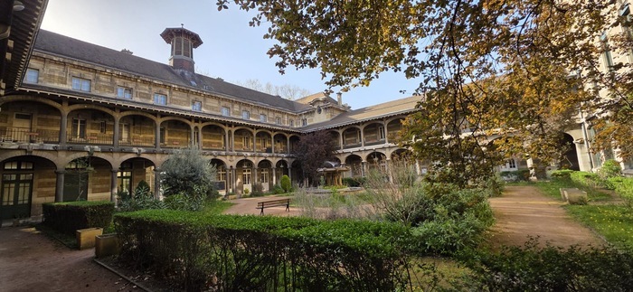 Visite du lycée du Parc et de la Cour d'Honneur