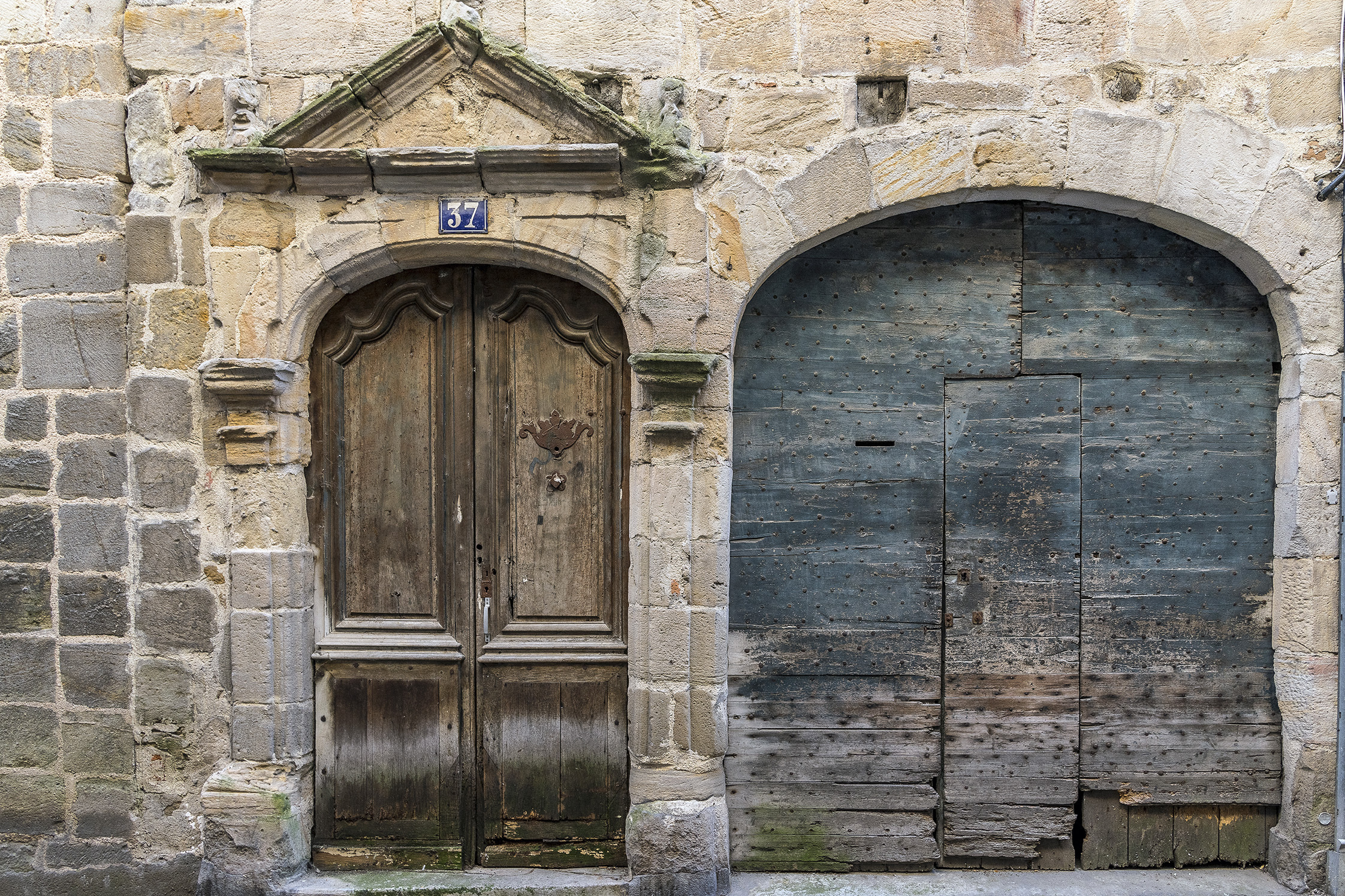Visite guidée "En poussant les portes de Figeac"