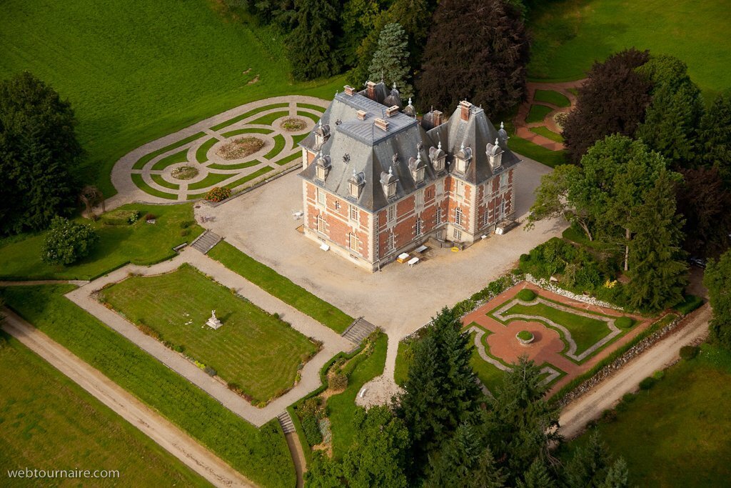 Visite du château de Joyeux et de ses parterres