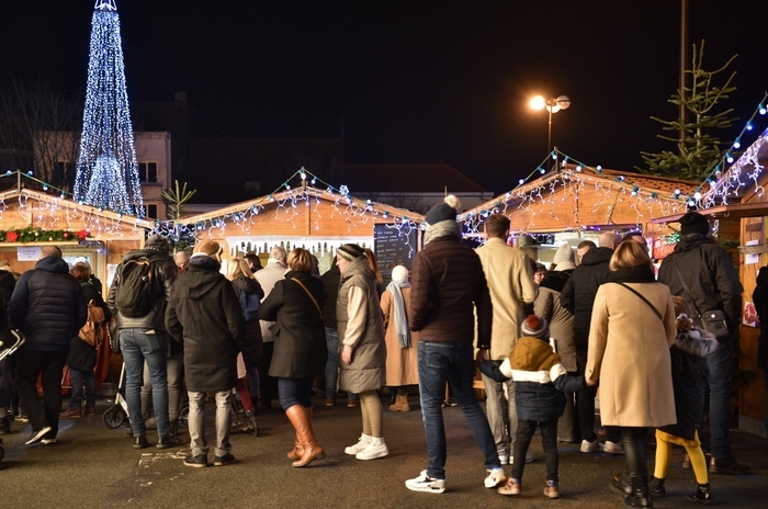 Venez éveiller vos papilles, remplir votre hotte de cadeaux uniques, et surtout, vous imprégner de l’atmosphère magique de Noël.