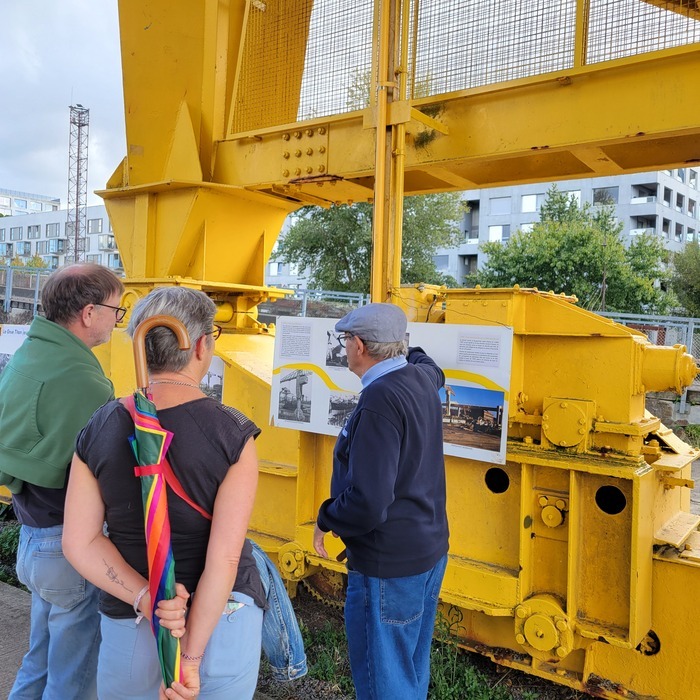 Affiche — Pôles d'informations sur le Parc des Chantiers