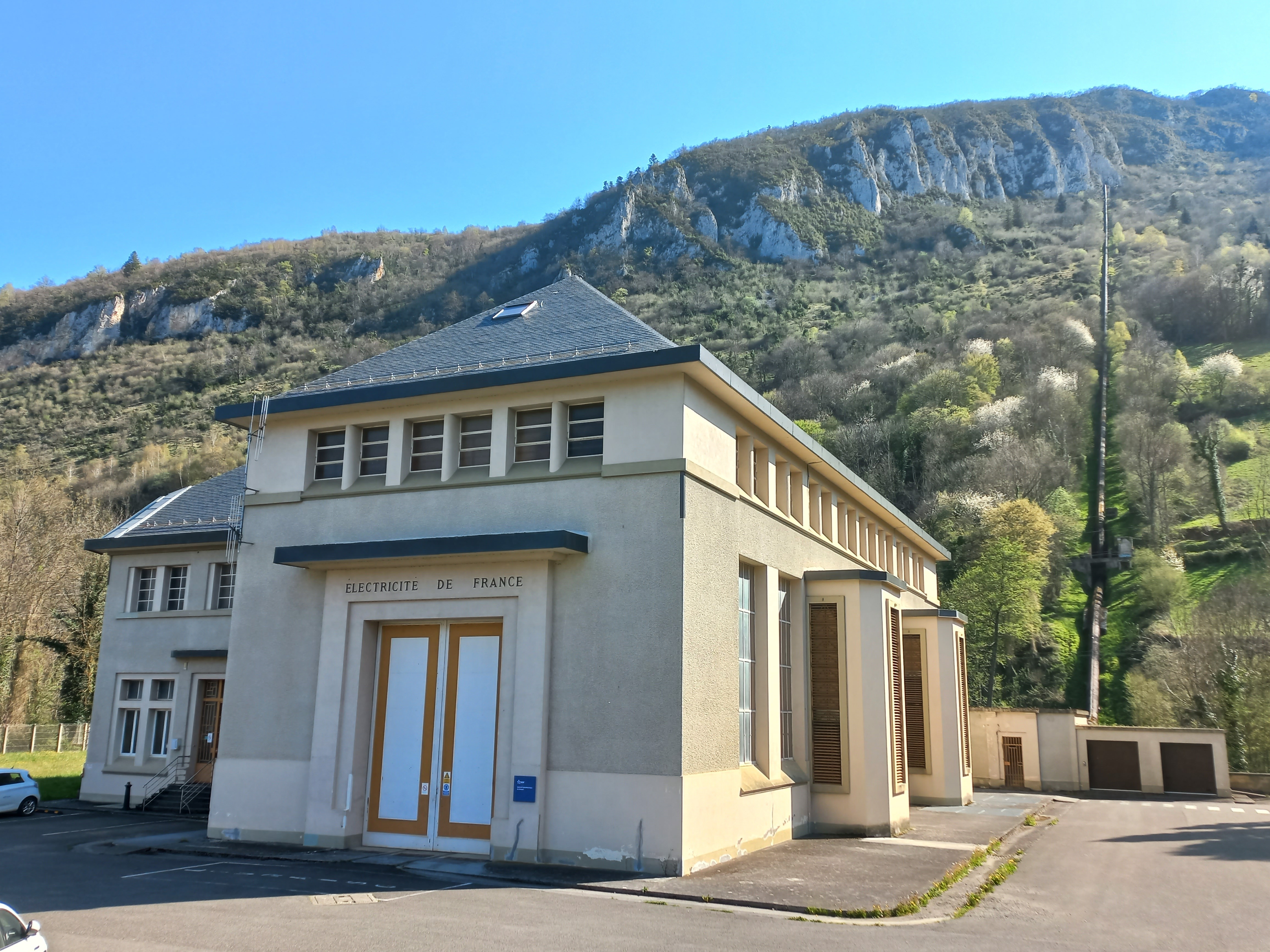 Suivez le guide pour une visite de l'espace EDF Odyssélec Campan !