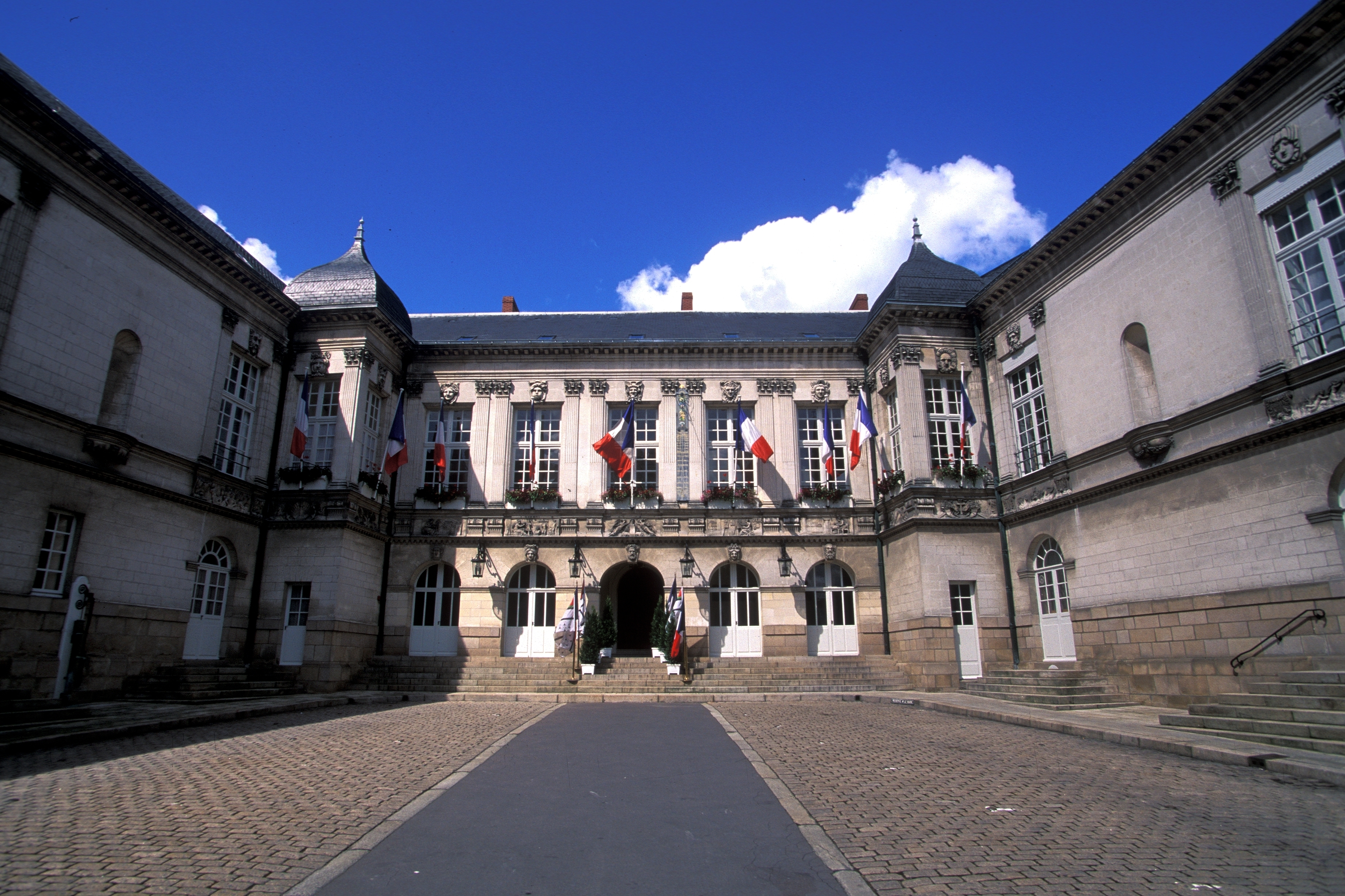 Découvrez l'Hôtel de Ville de Nantes !