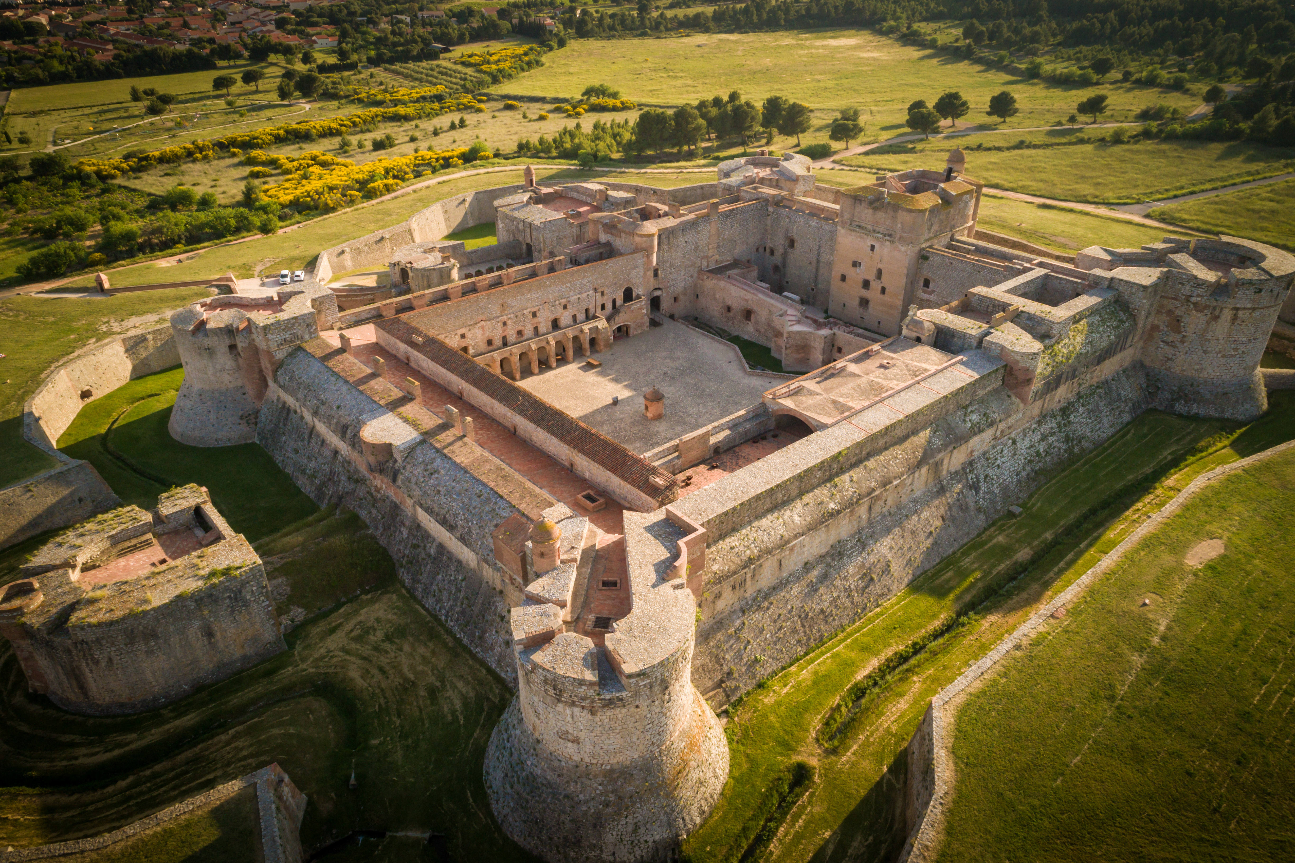 Visite libre de la forteresse de Salses