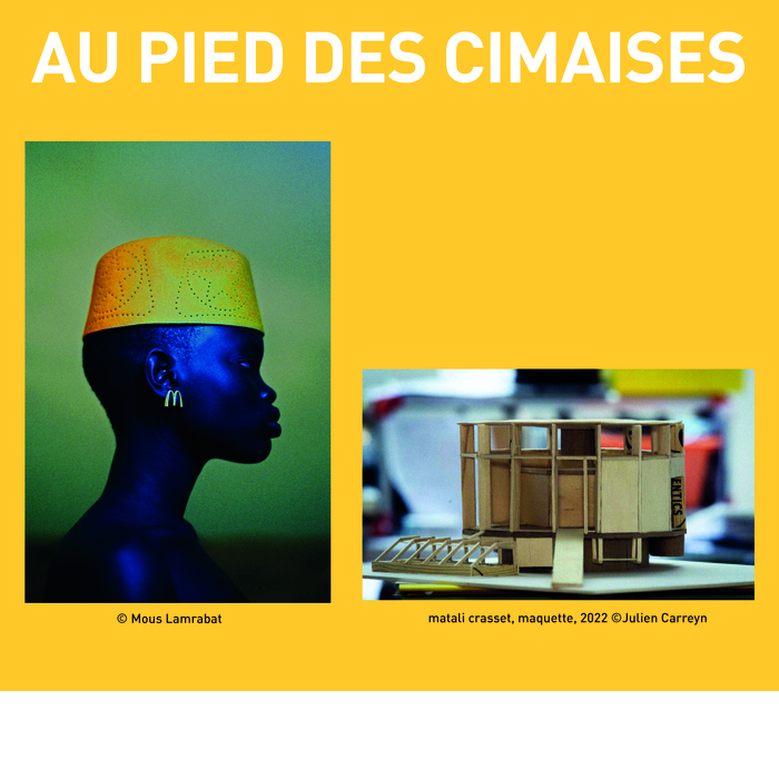 Au pied des cimaises