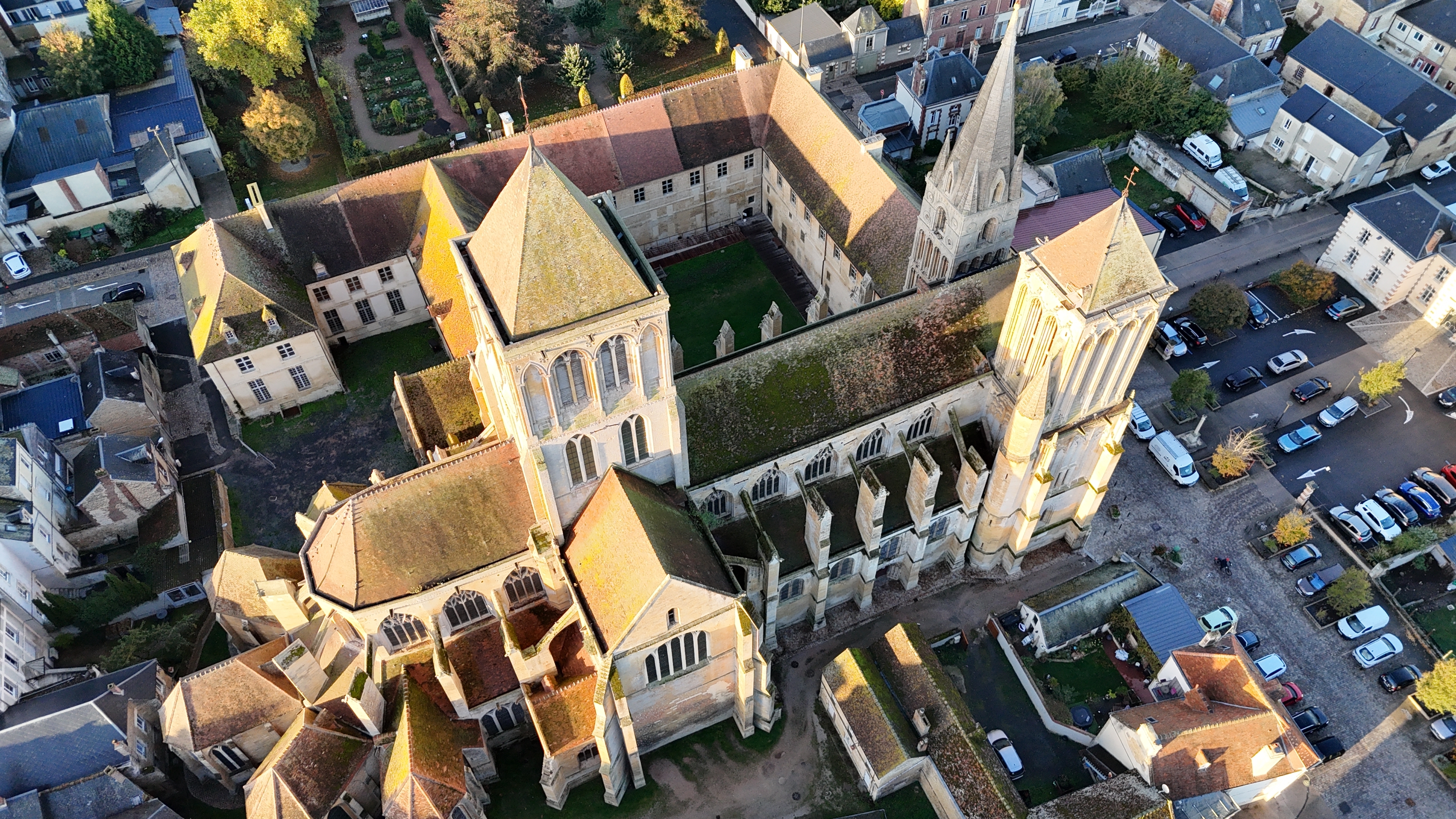 Visite guidée : les secrets du système de chauffage de l'abbaye