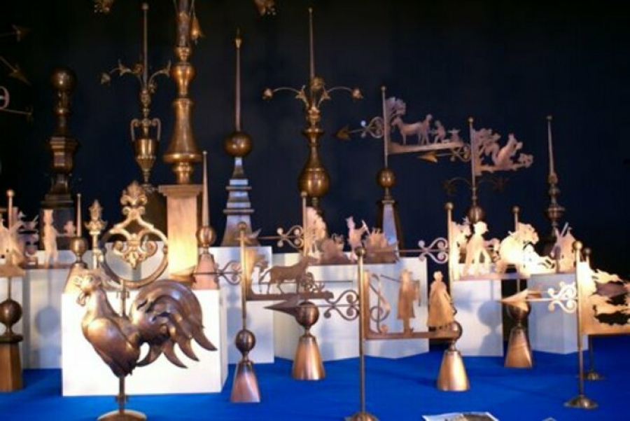 Exposition de Maurice Balligand, artisan d'art girouettier