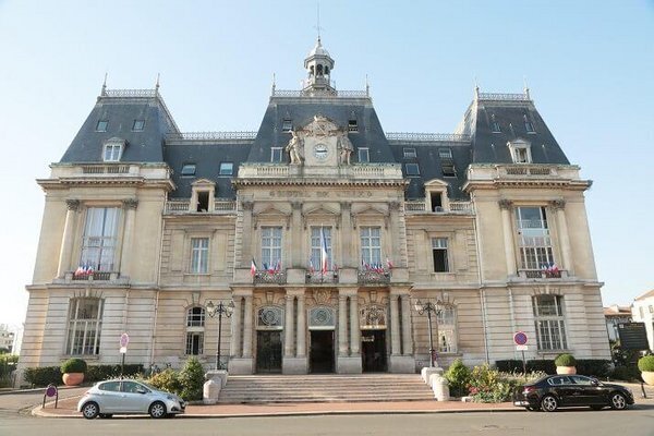 Explorez le quartier de l’Hôtel-de-Ville !