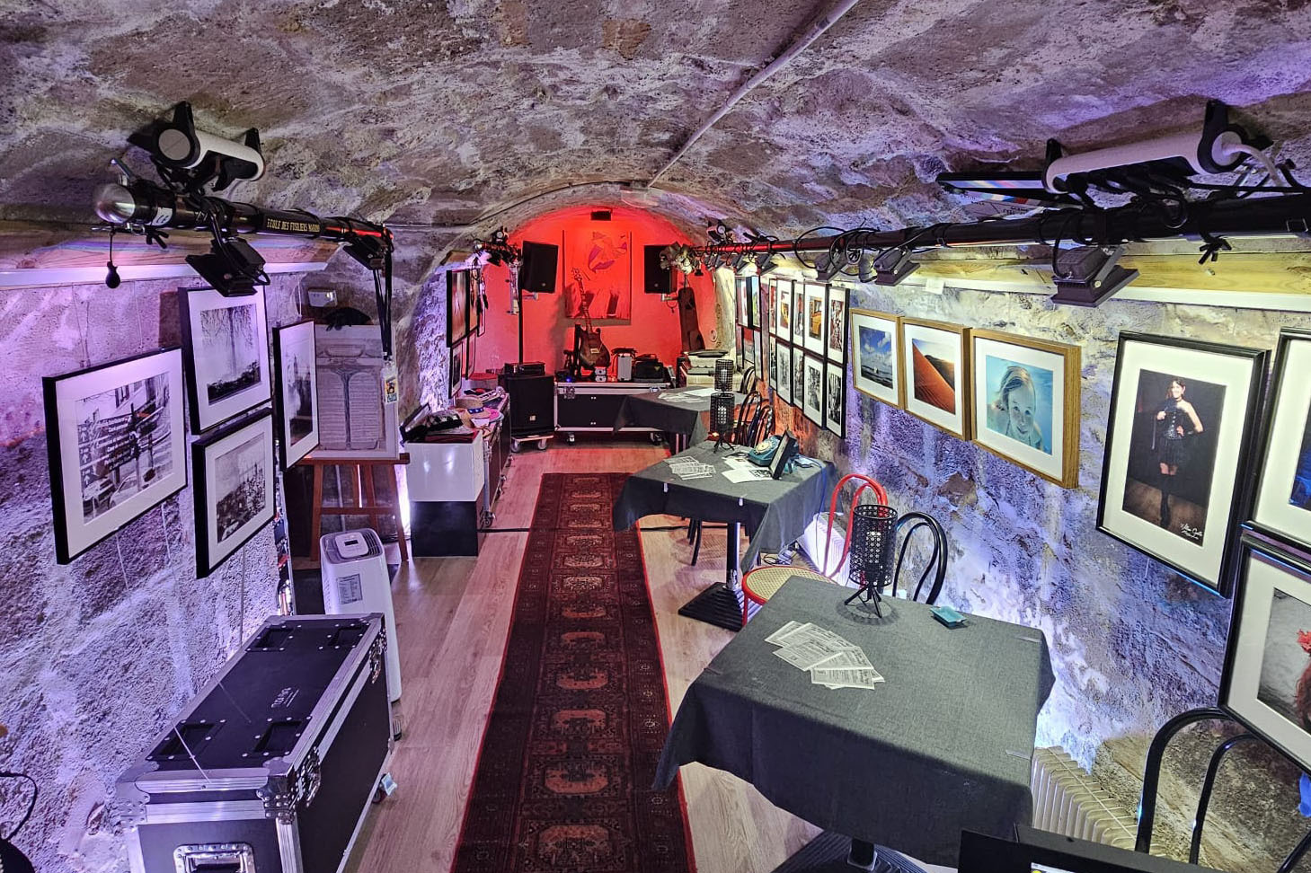 Exposition « L’art prend de la profondeur : la Team Photo s'invite dans une cave médiévale »