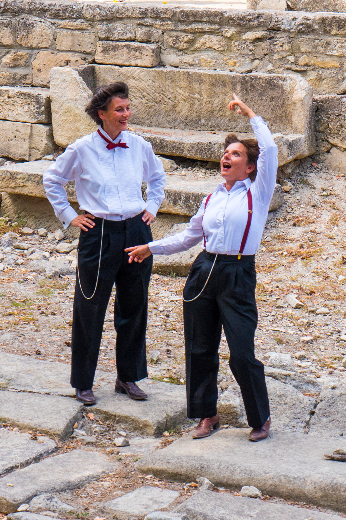 Les archivistes rangent les Alyscamps