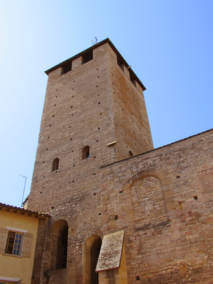 Visite de la tour des Fromages avec vue panoramique sur la cité-abbaye de Cluny