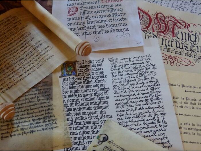 Ateliers pédagogiques "Scriptorium" sur le thème de l'écriture par La Compagnie Excalibur