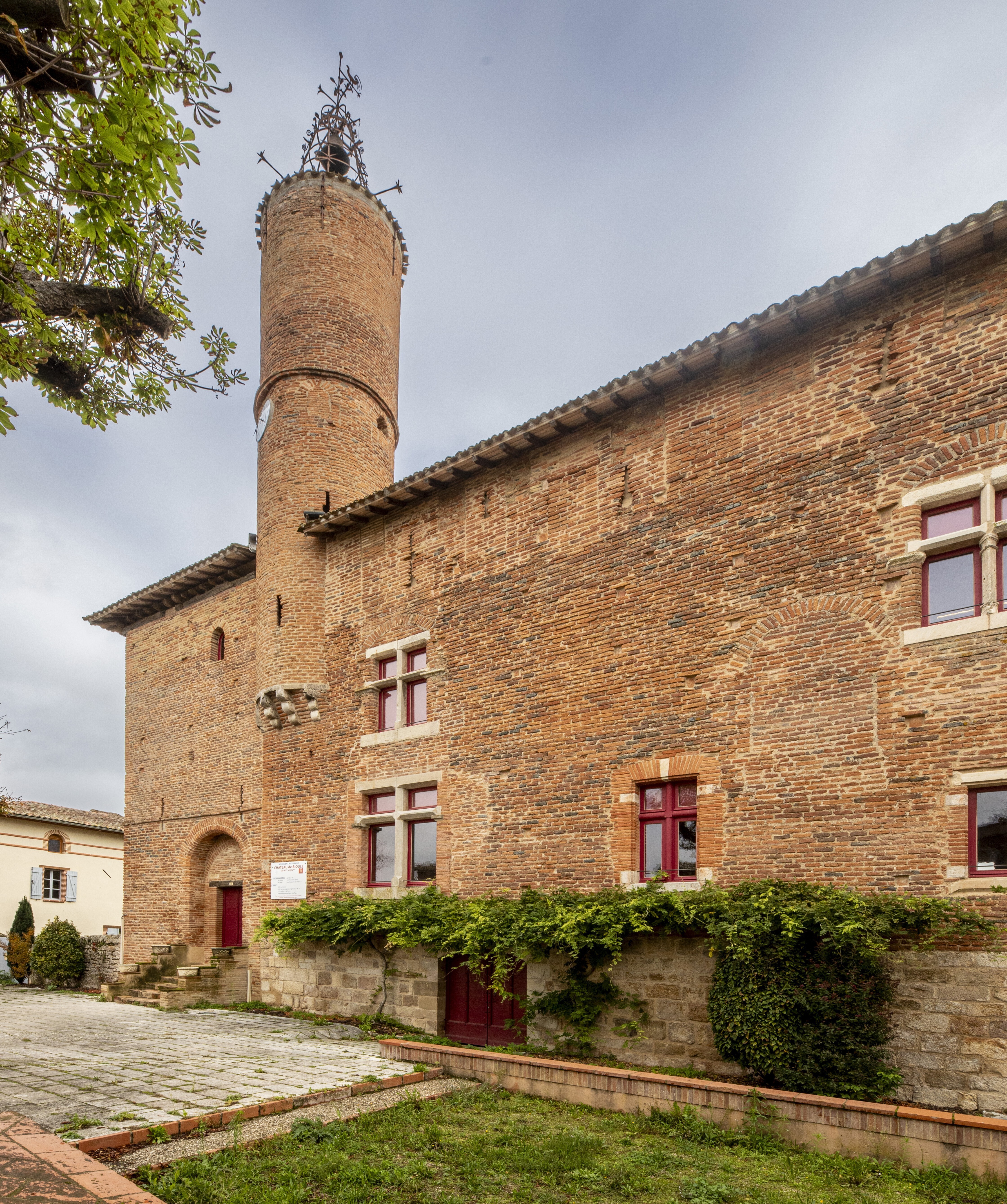Visite guidée à 2 voix du château de Bioule (français et occitan)