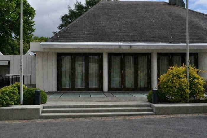 vue de l'extérieur de la salle communale de Cologny