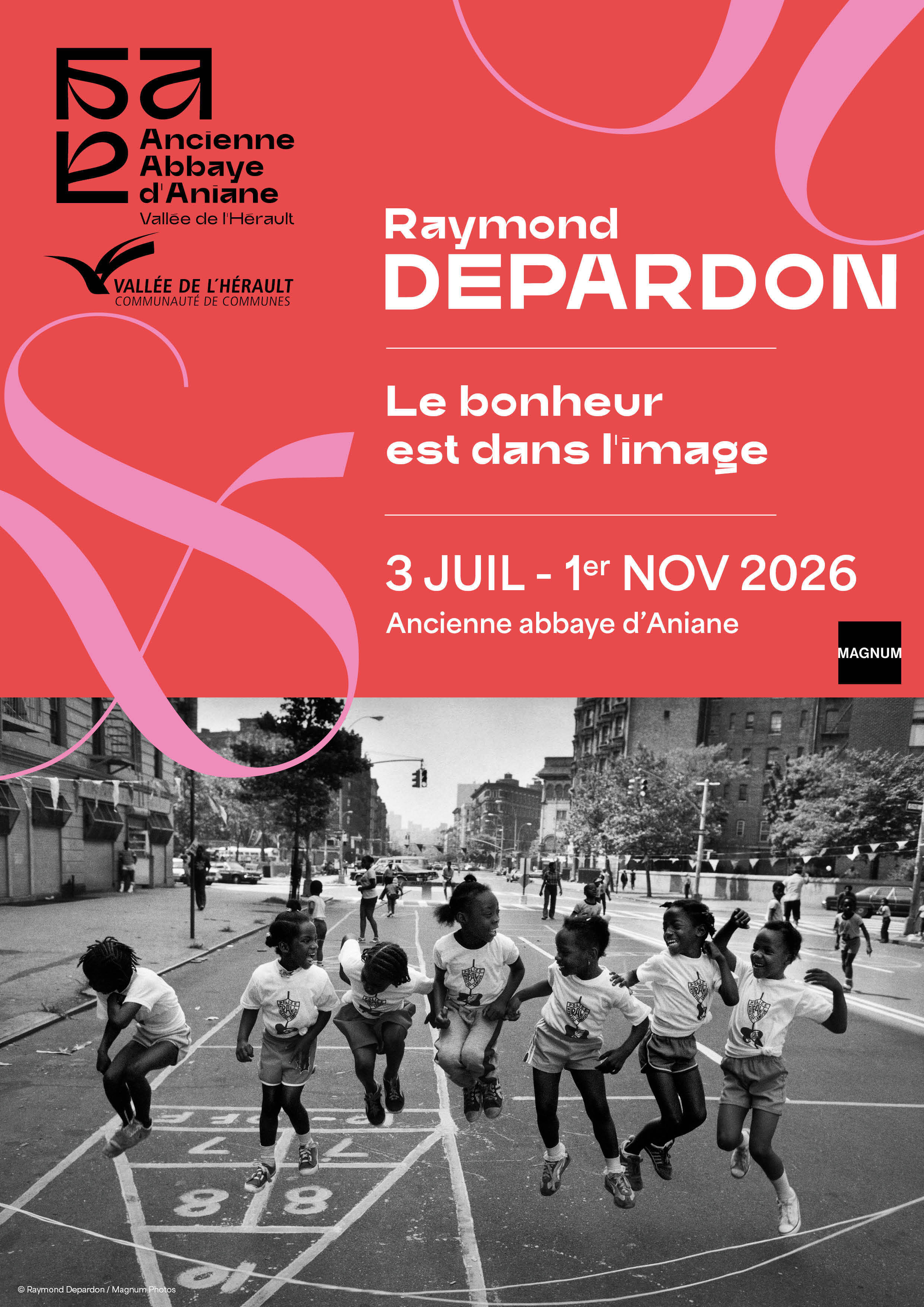Exposition Le bonheur est dans l'image de Raymond Depardon à l'ancienne abbaye d'Aniane