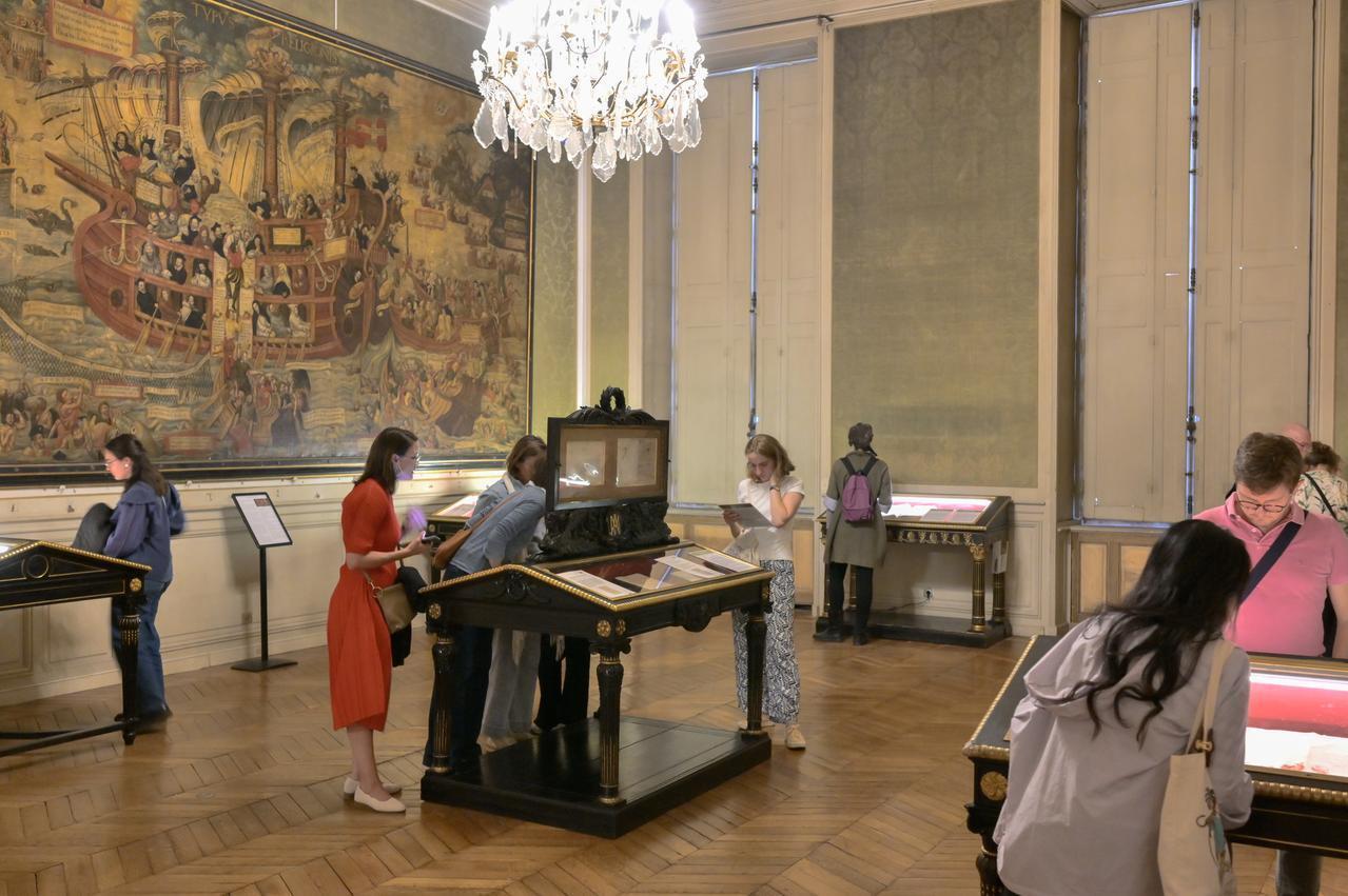 Visite libre de l'hôtel de Soubise et de l'exposition permanente du
musée des Archives nationales