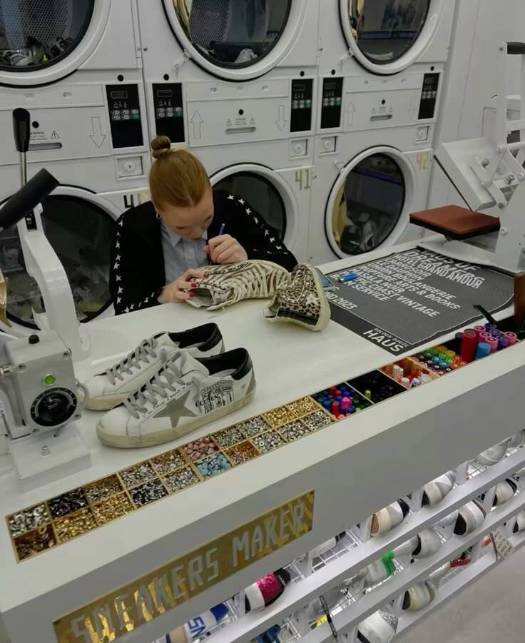 Vacances pour tous : Ateliers de customisation de sneakers avec Anti_Fashion_Project