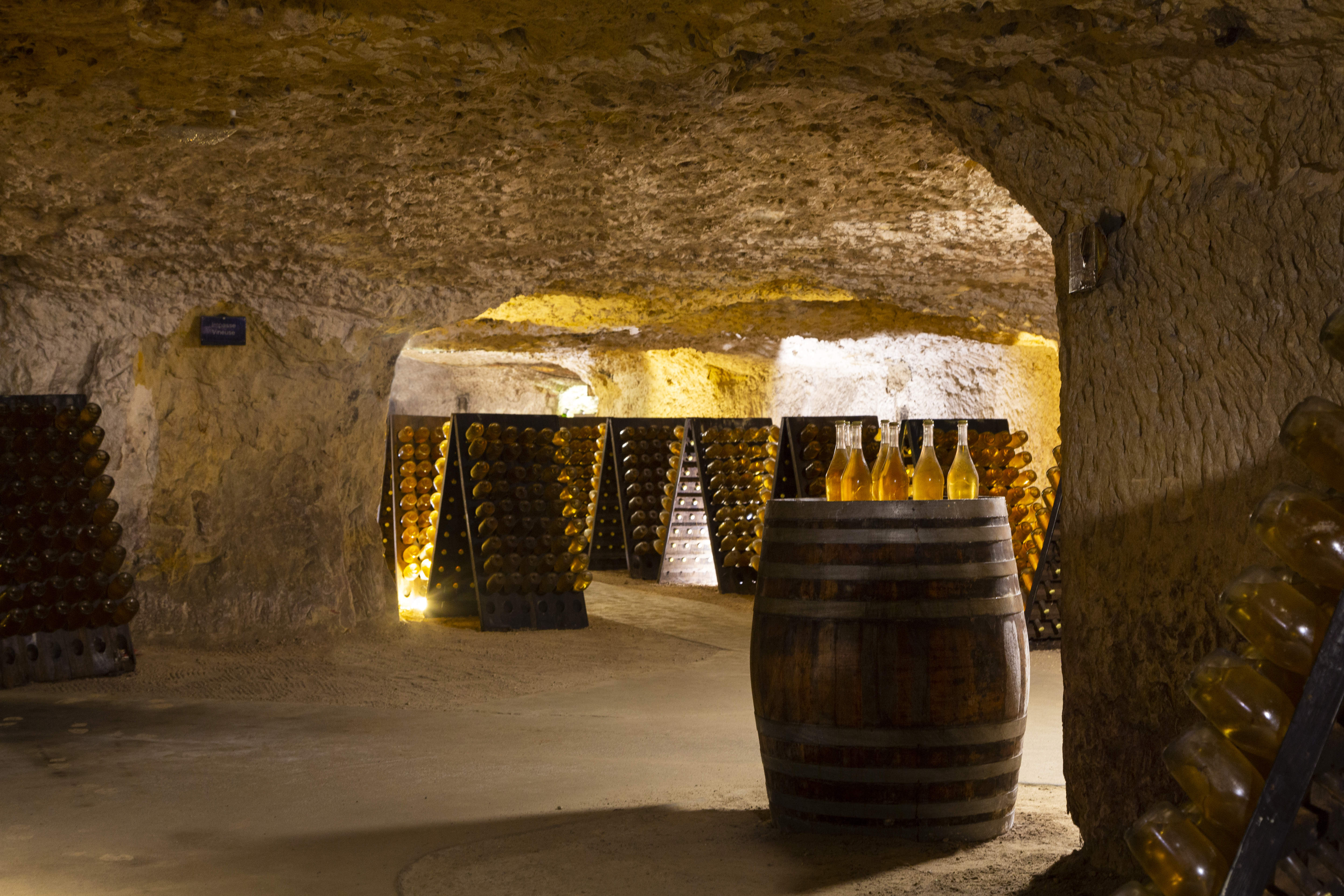 Visitez les Grandes Caves Saint-Roch de la Maison Lacheteau