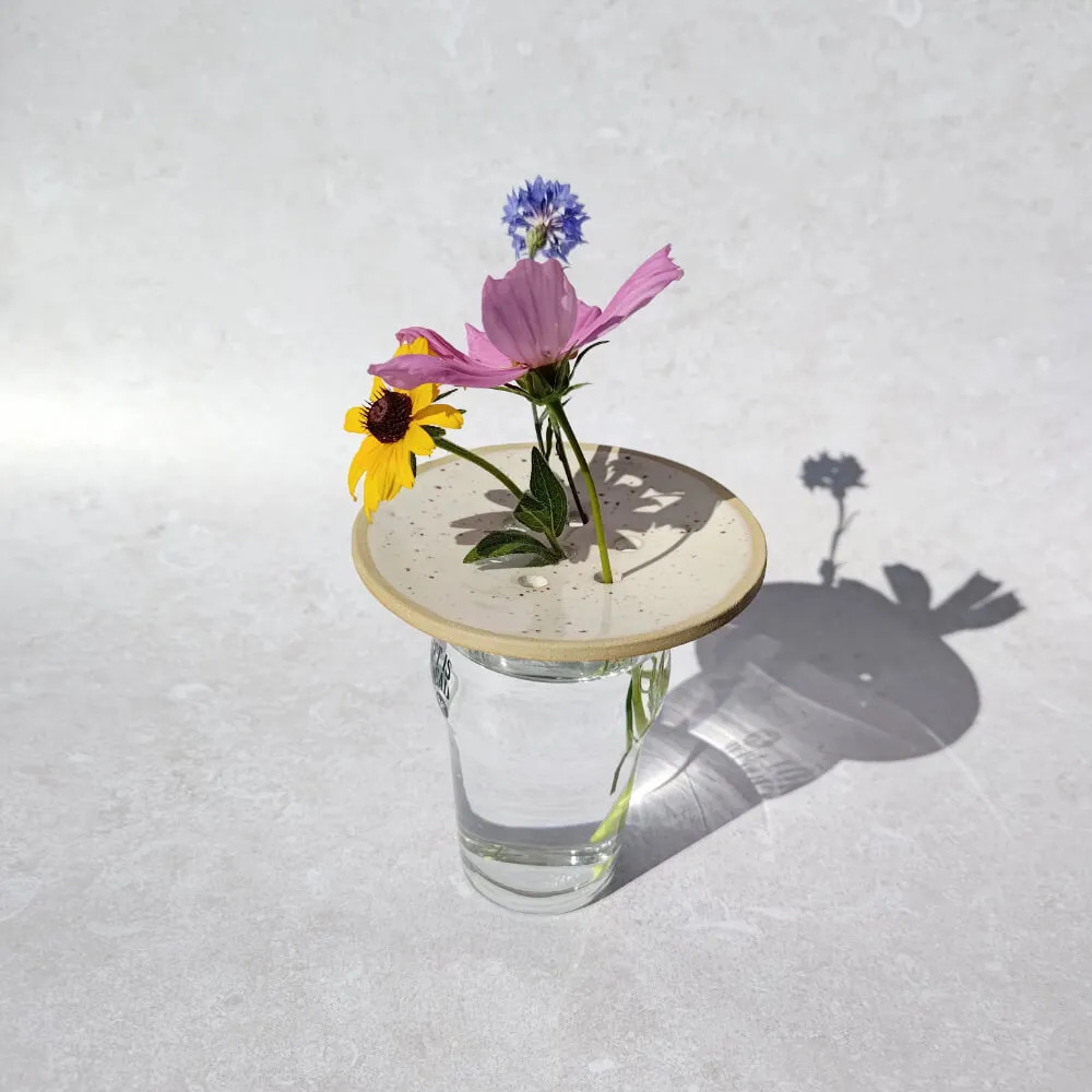 Atelier pique-fleurs en argile