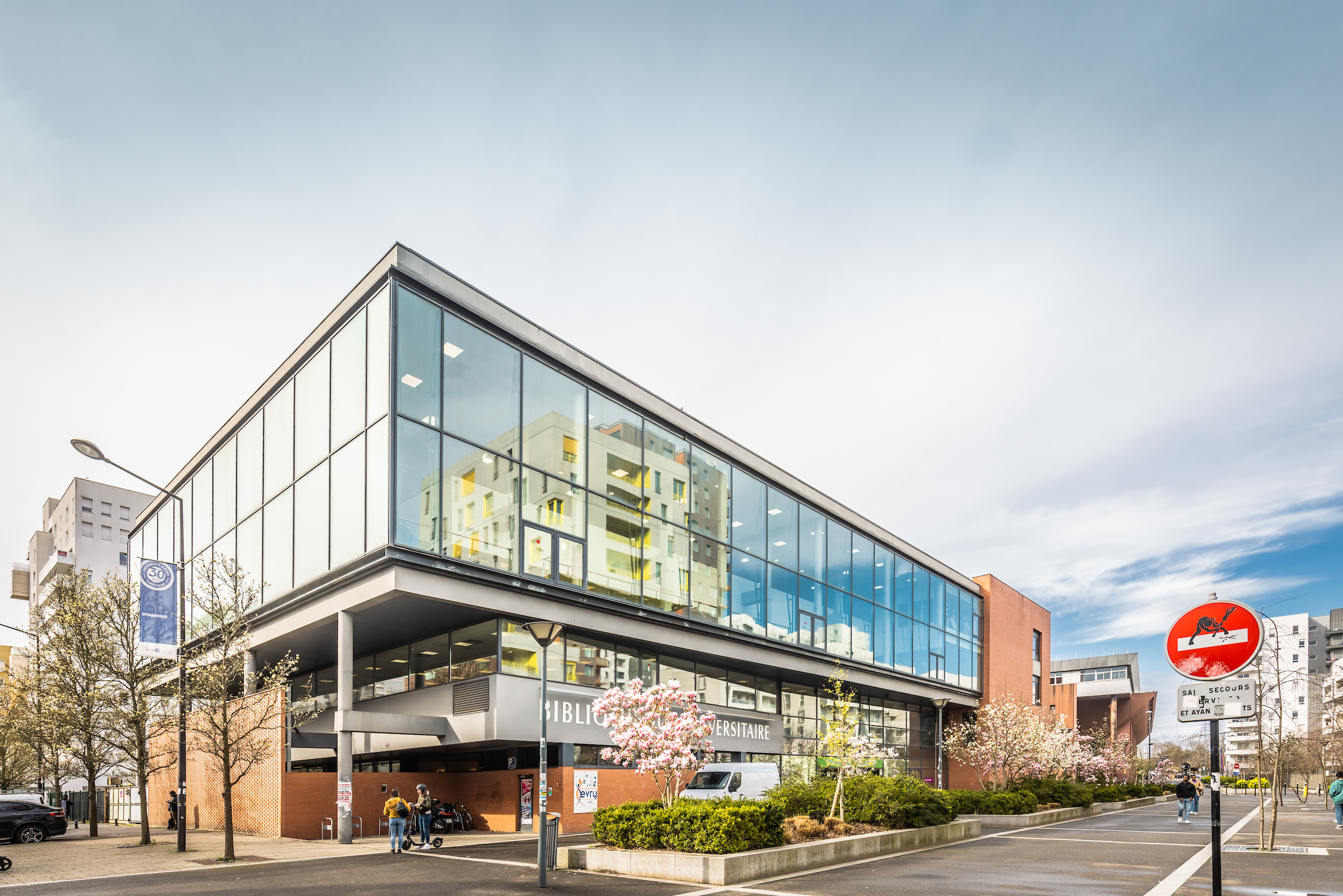 Visites guidées : à la découverte de la Bibliothèque universitaire d'Évry