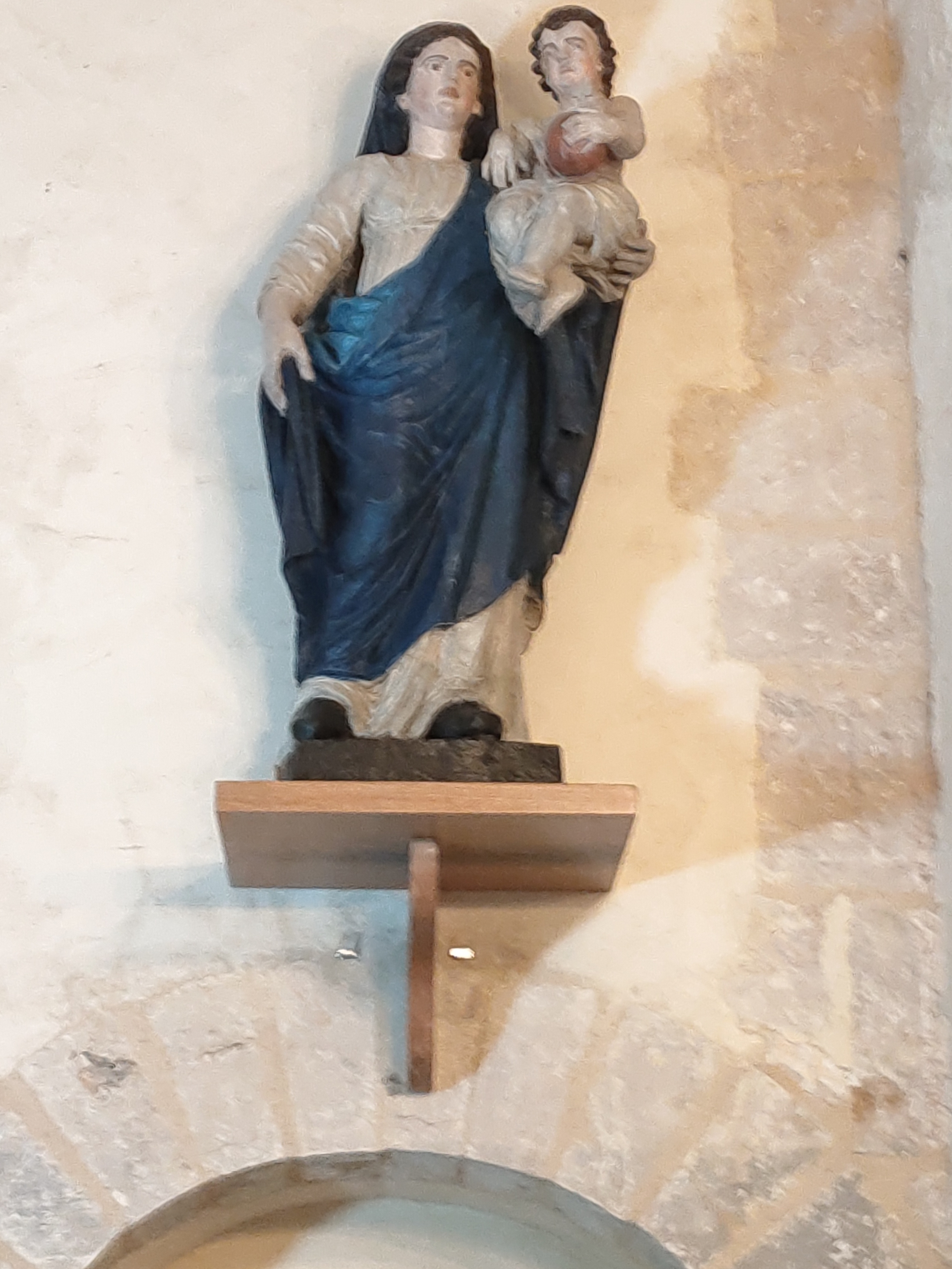 Visite guidée de l'église Notre-Dame et échanges avec la restauratrice d'une sculpture de la Vierge à l'Enfant remise en beauté en 2025
