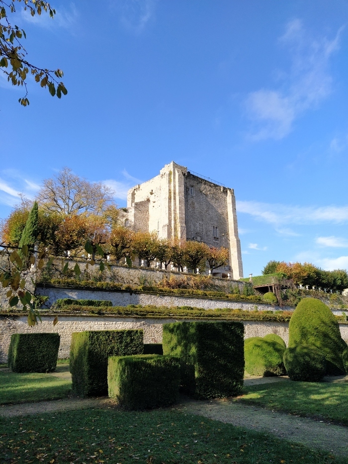 Le Donjon de Moret, Parfum au Moyen-Âge