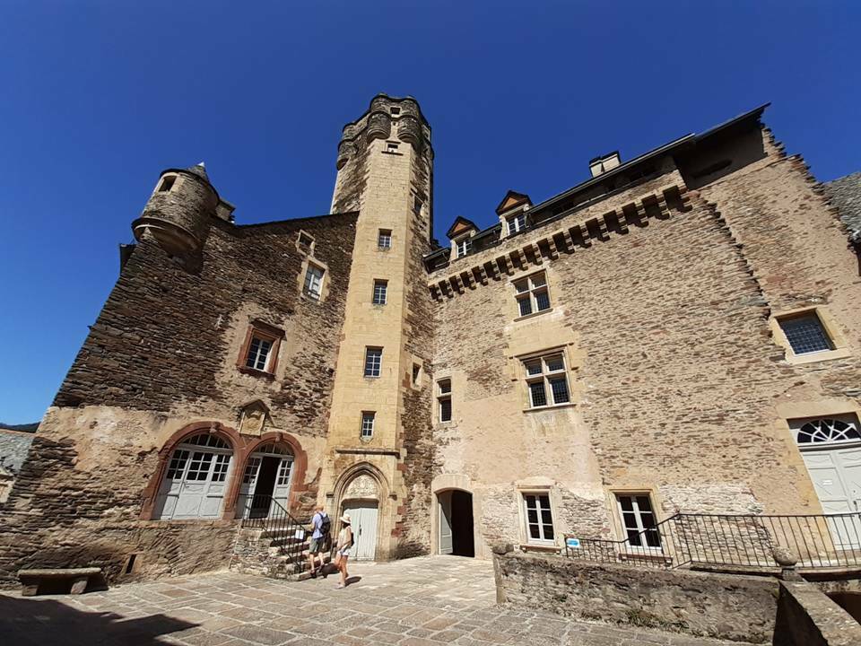 Partez à la découverte d'un château à l'histoire et à l'architecture remarquables, et visitez une exposition sur Valéry Giscard d'Estaing