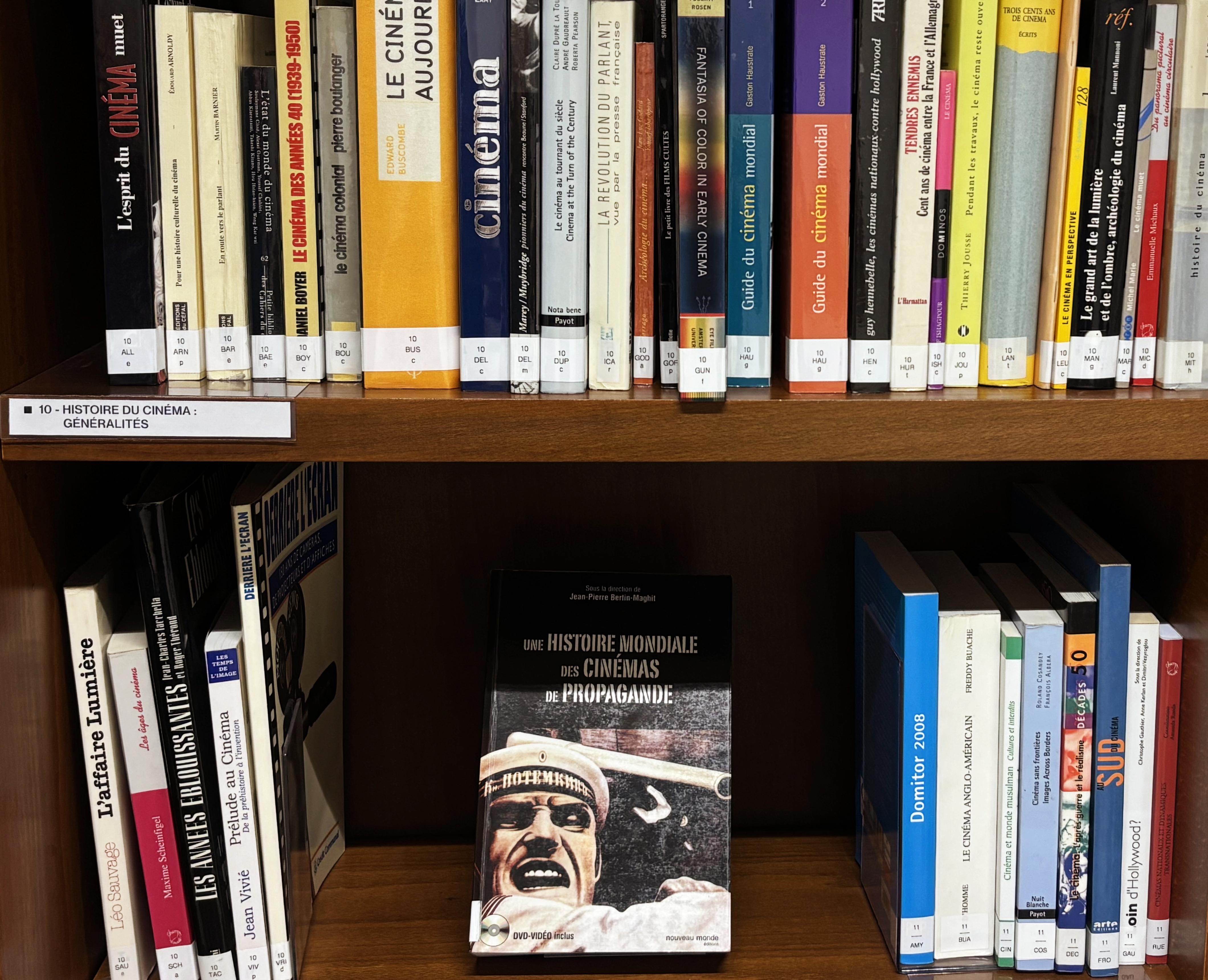 Visite de la bibliothèque de la Cinémathèque de Toulouse