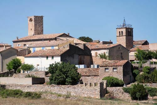 Suivez le maire à la découverte de l'histoire et du patrimoine de ce village viticole !