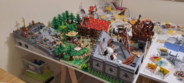 Affiche — Découvrez le chantier médiéval… en LEGO® ! à la maison du projet de la basilique Saint-Maurice