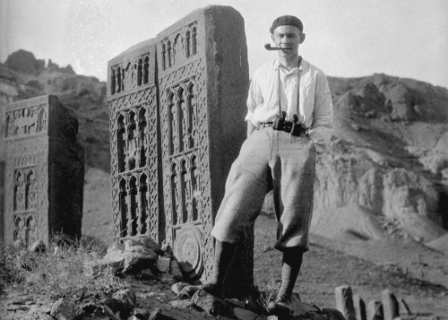 Présentation d'archives – Patrimoine en péril, recherche empêchée : les collections de l’INHA au service de la recherche en terrains contraints