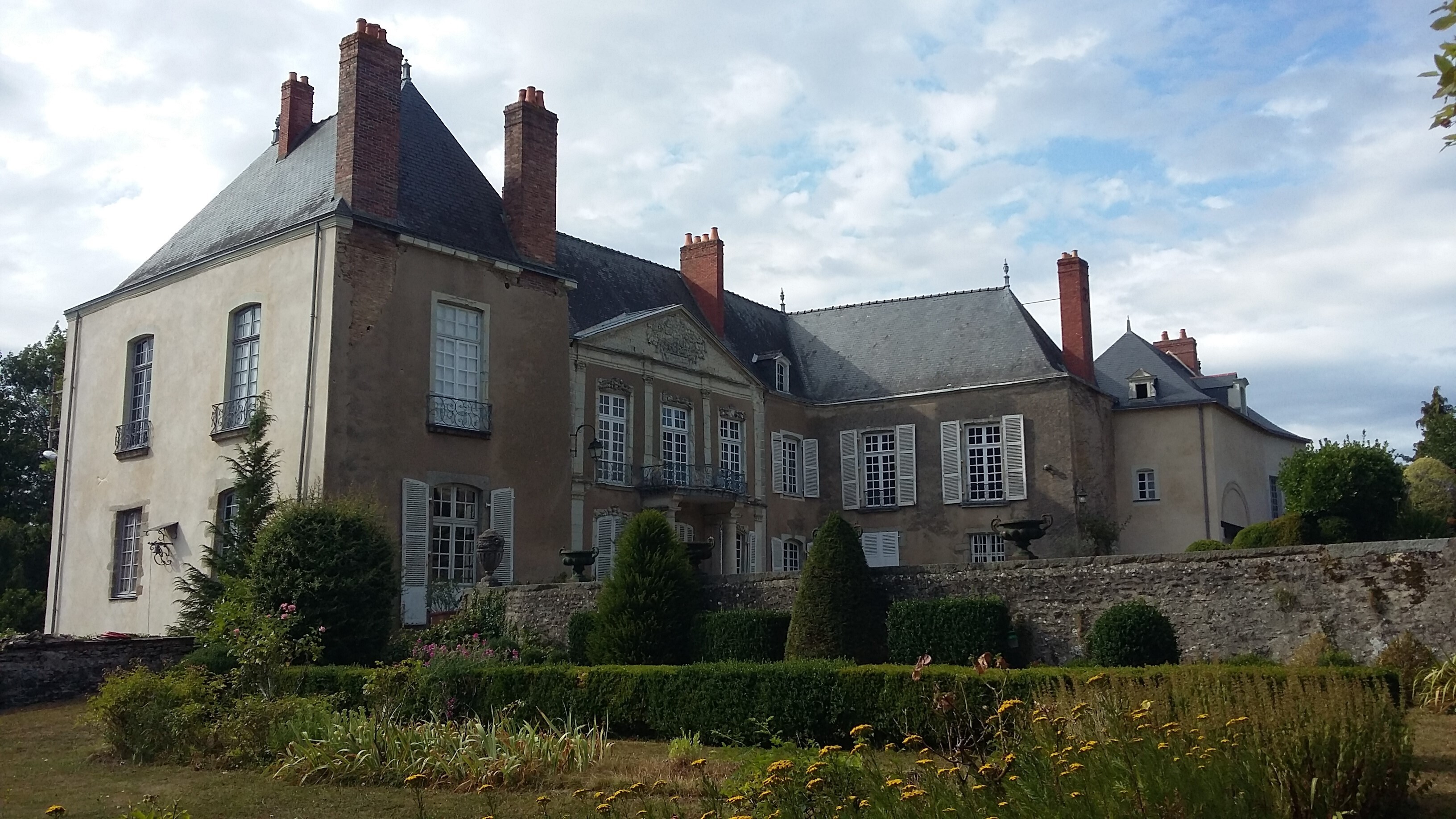 L'HOTEL DU BAS DU GAST