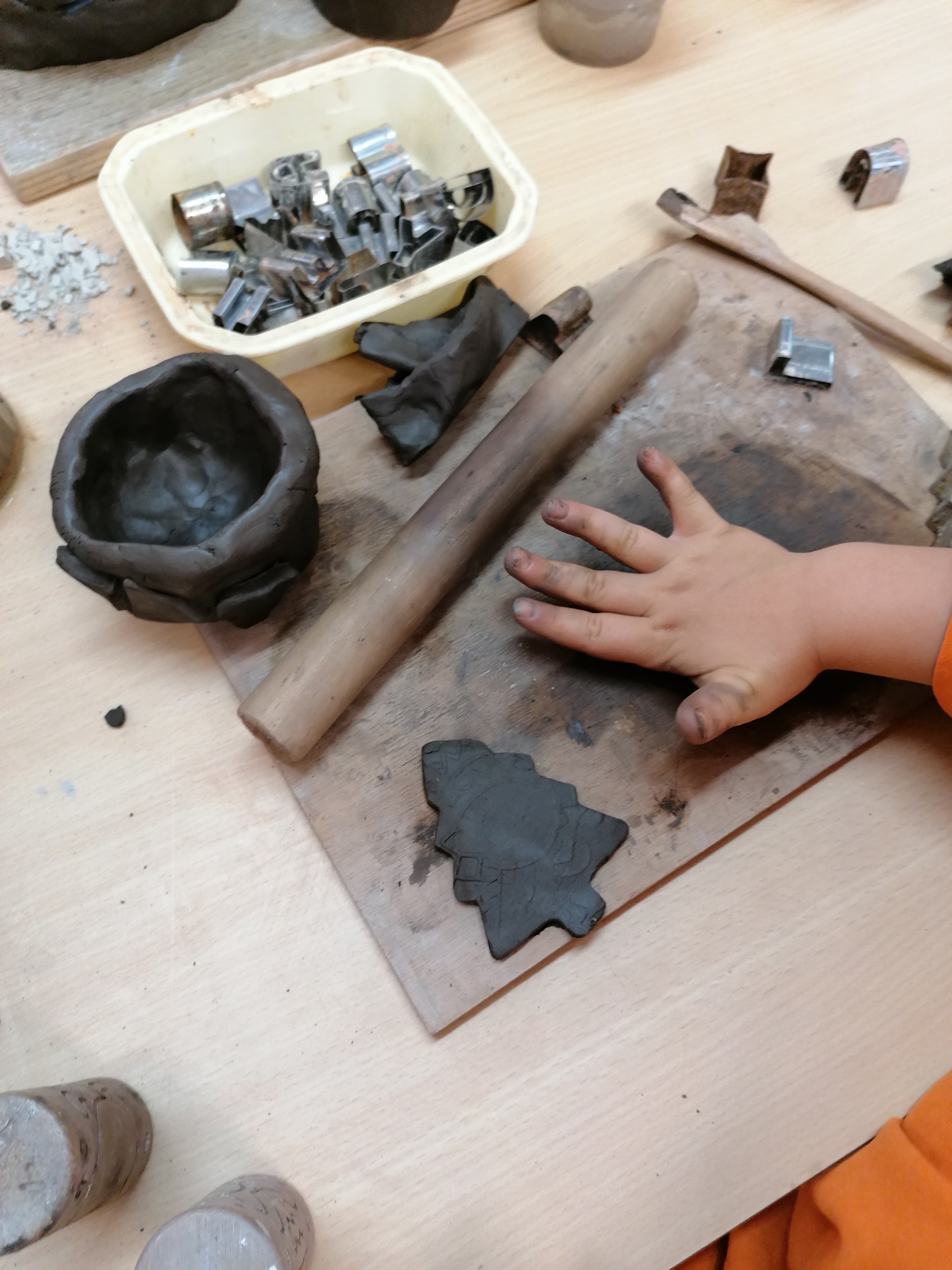 Les mains dans la terre