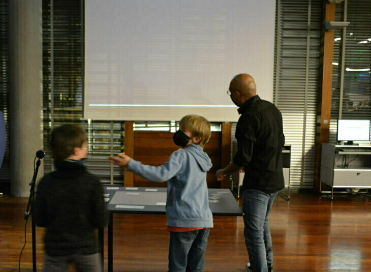 Atelier de montage avec la table Mash Up