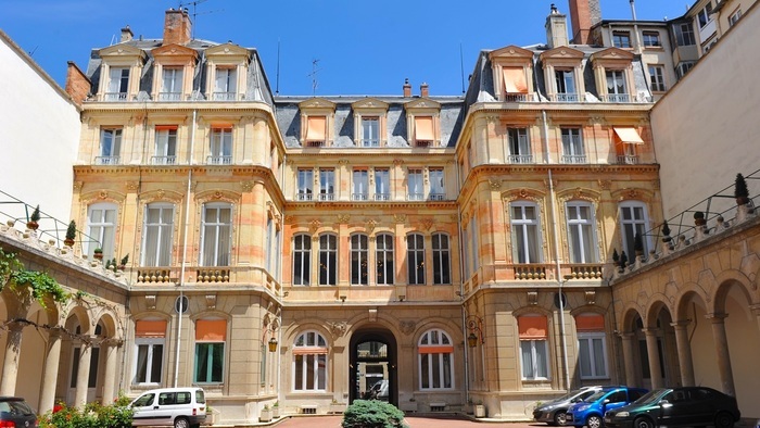Visite de l'hôtel du Gouverneur militaire de Lyon