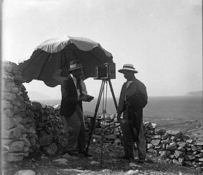 Les pratiques photographiques dans les Ecoles françaises à l'étranger : pour une histoire des collections