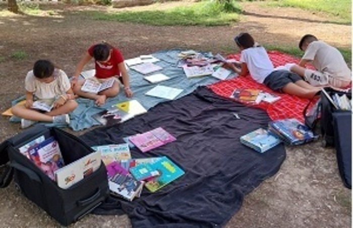 Lecture au parc