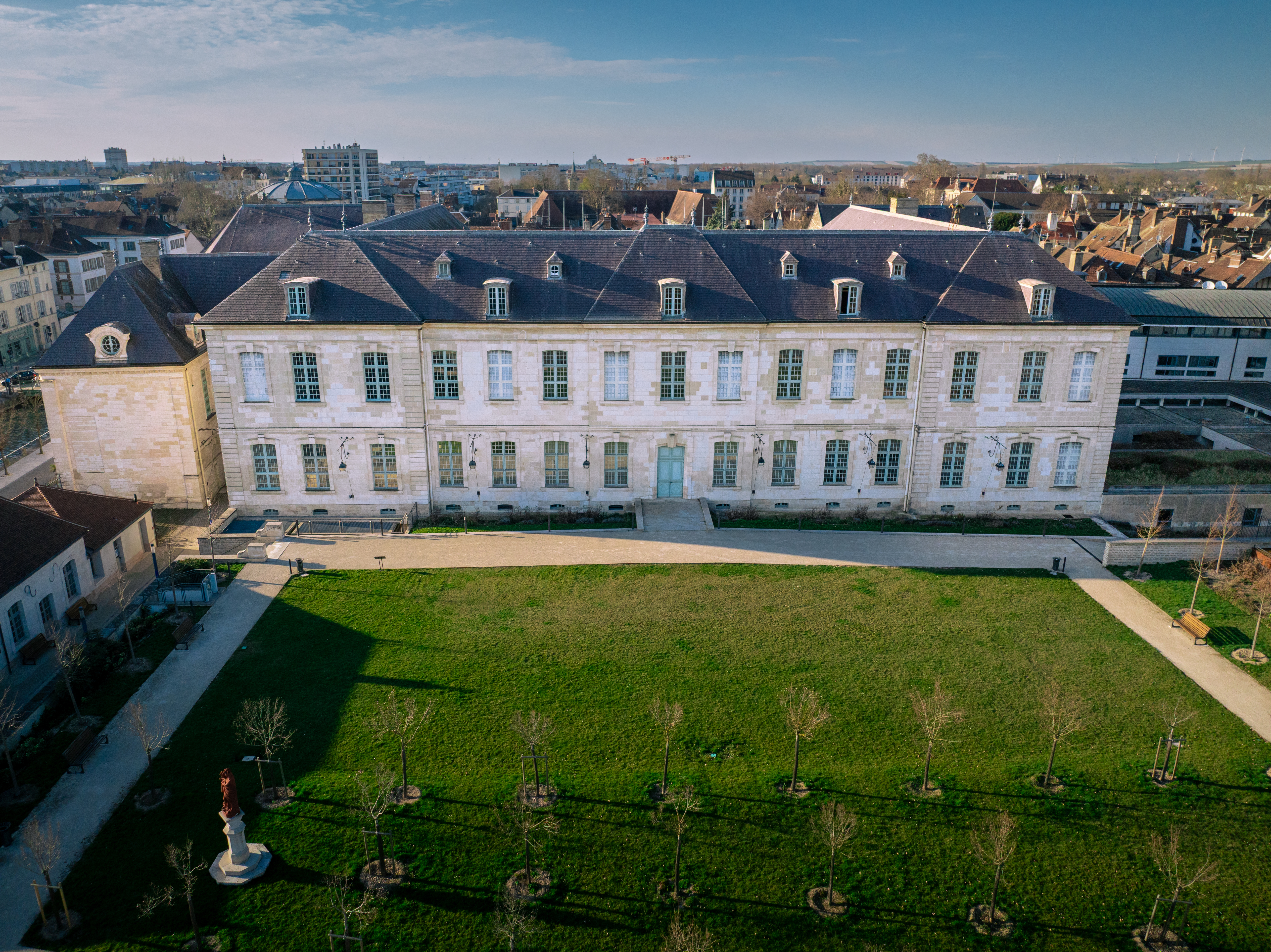 Visitez librement la Cité du Vitrail