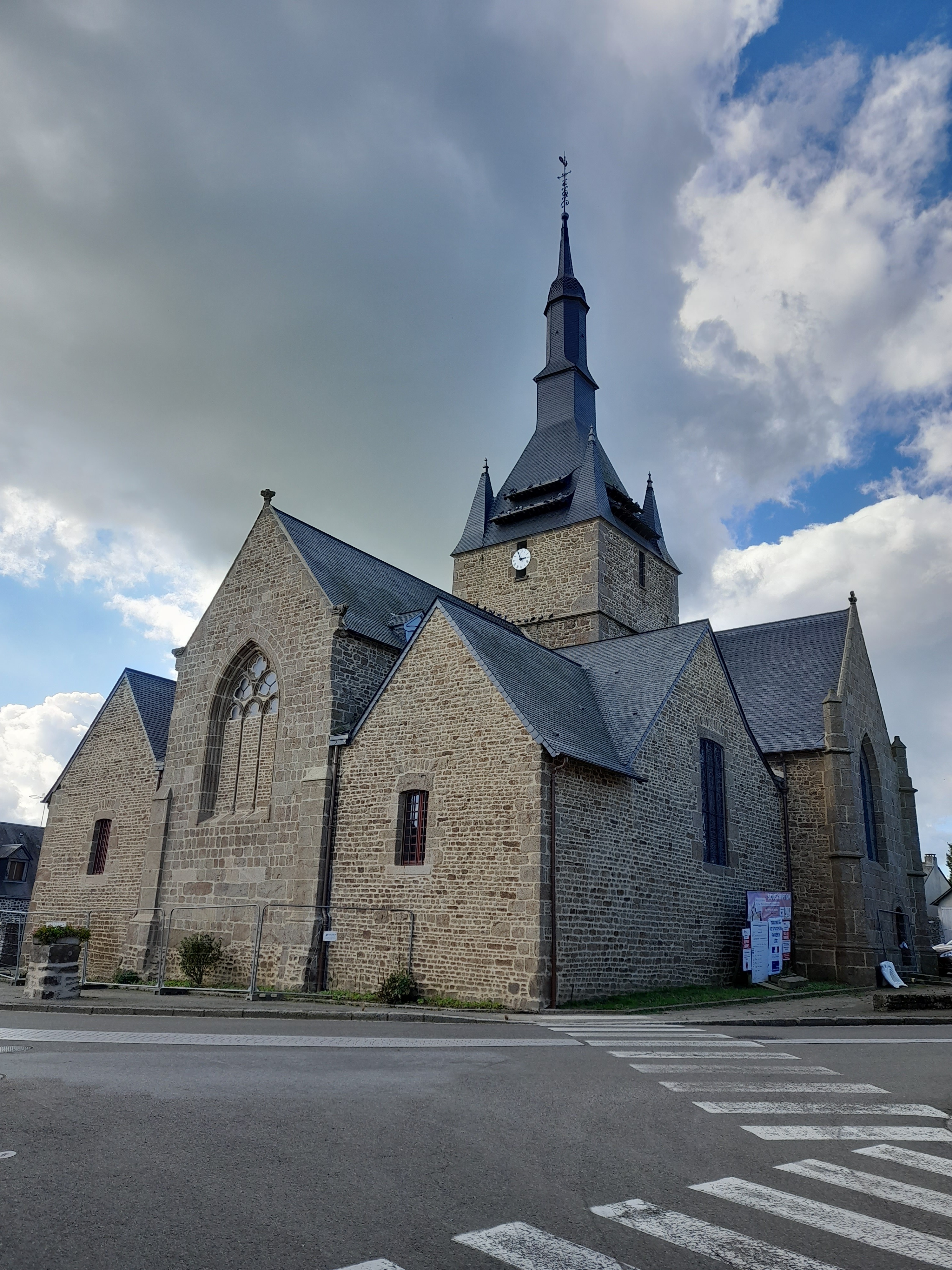 Église Notre Dame de l'Assomption du 15e siècle inscrite MH