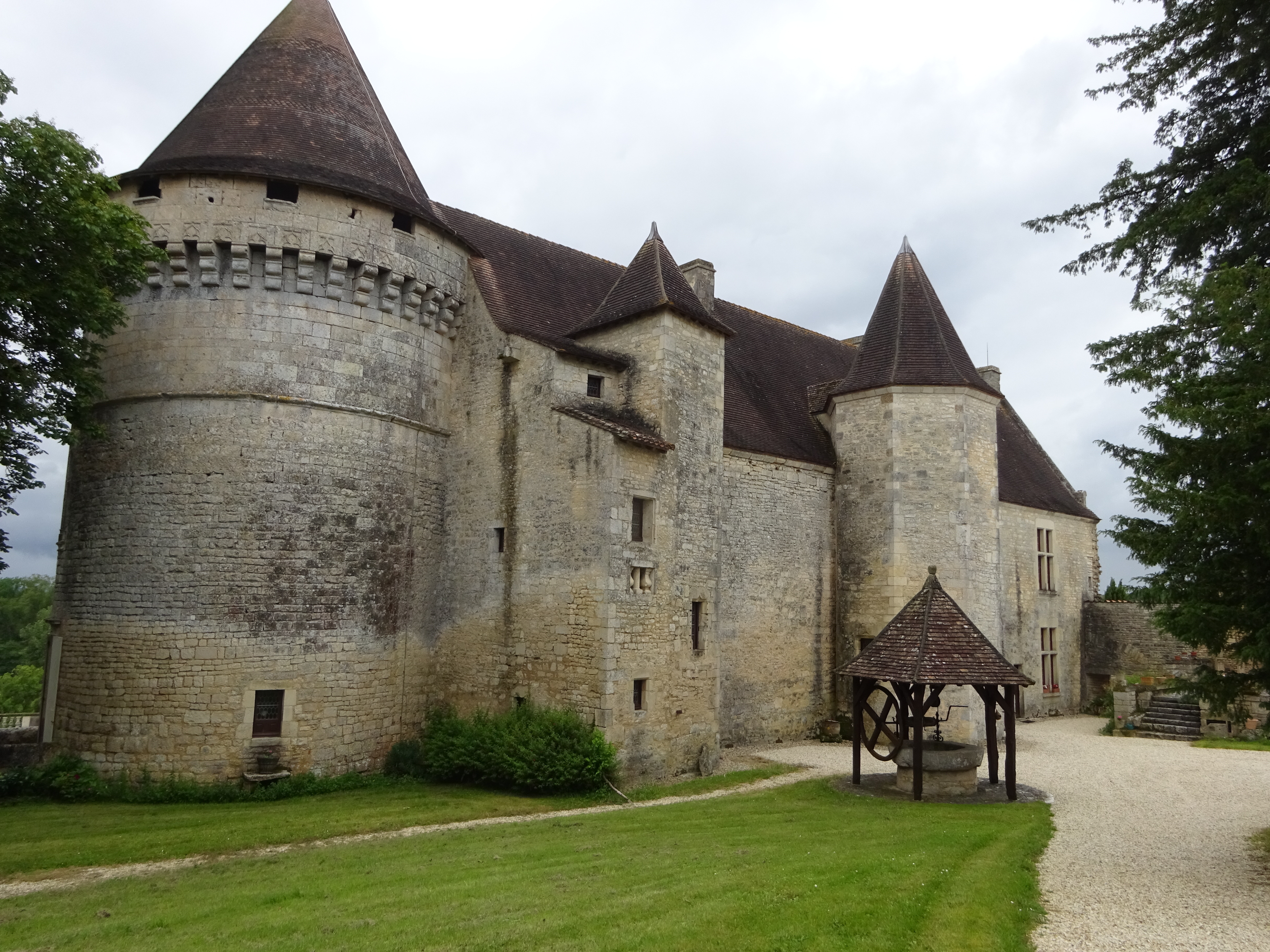 Visite libre et commentée du château de Bayers