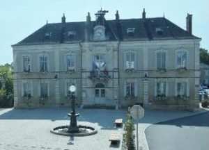 Découverte de la Mairie de Neuvy-Saint-Sépulchre