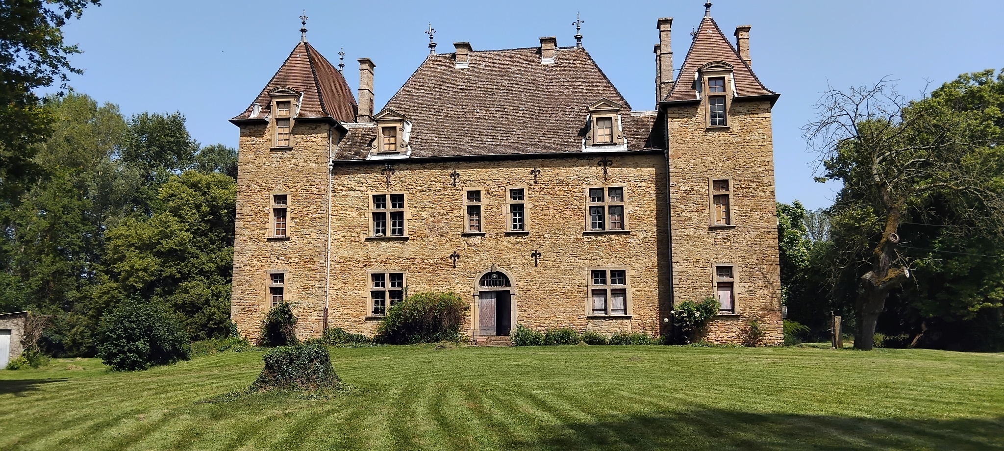 Visite des extérieurs du château de Beaulieu