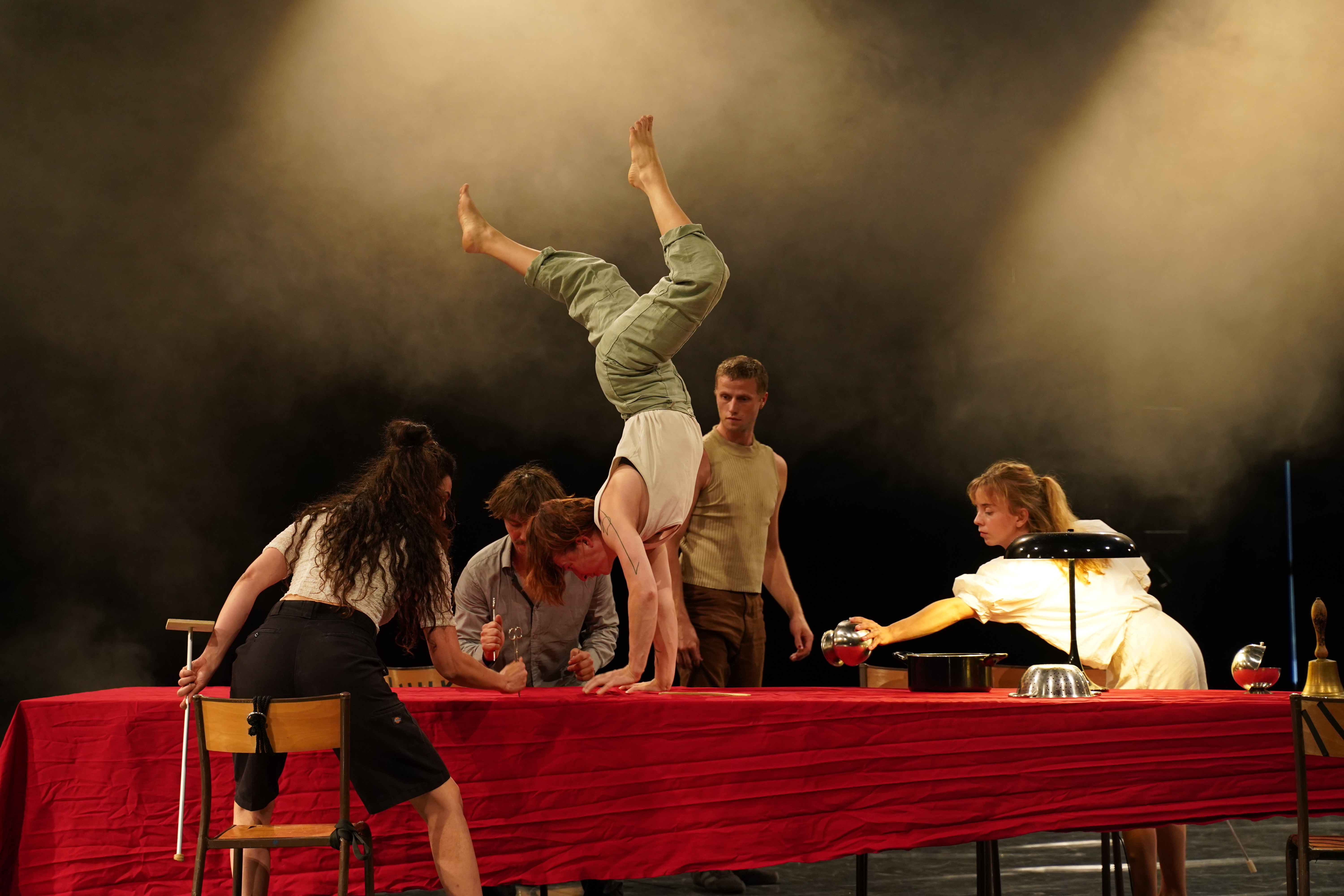 IL VA PLEUVOIR - GALAPIAT CIRQUE / COLLECTIF I.V.P