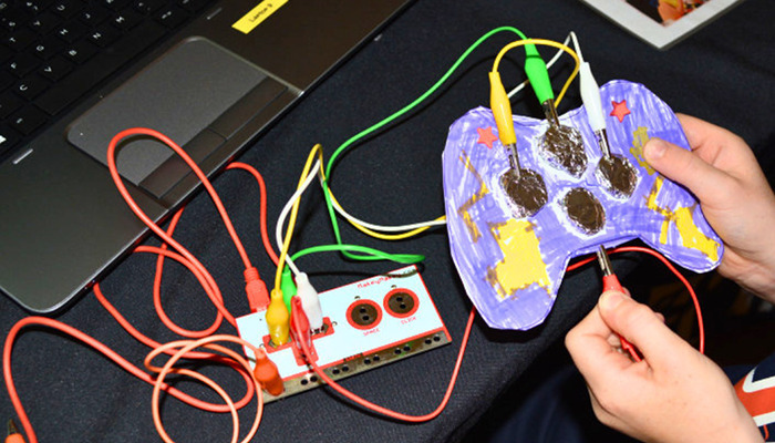 Atelier jeux vidéo + Makey Makey