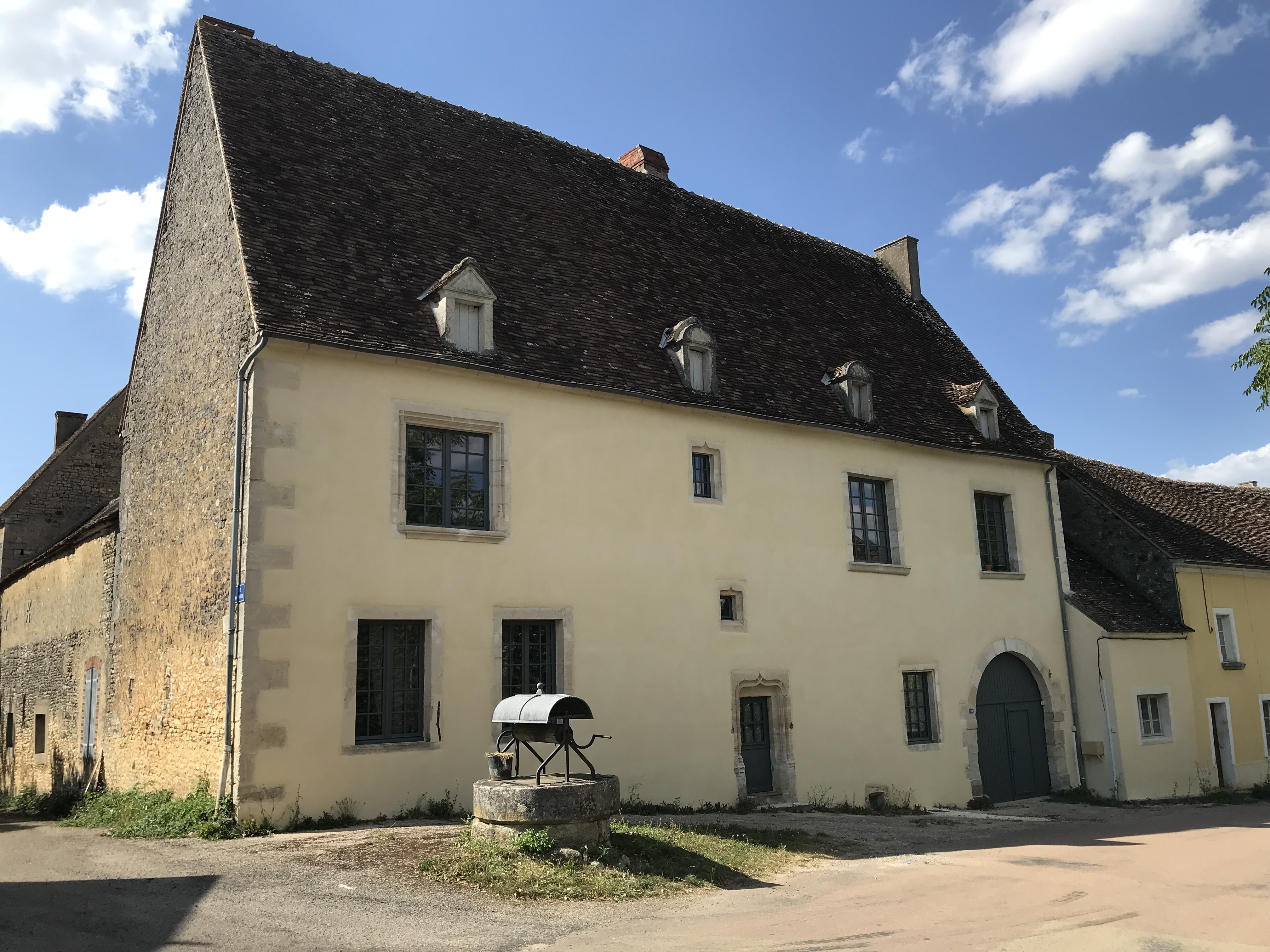 Visite guidée de la maison du Bailli et de la maison tour à inscriptions