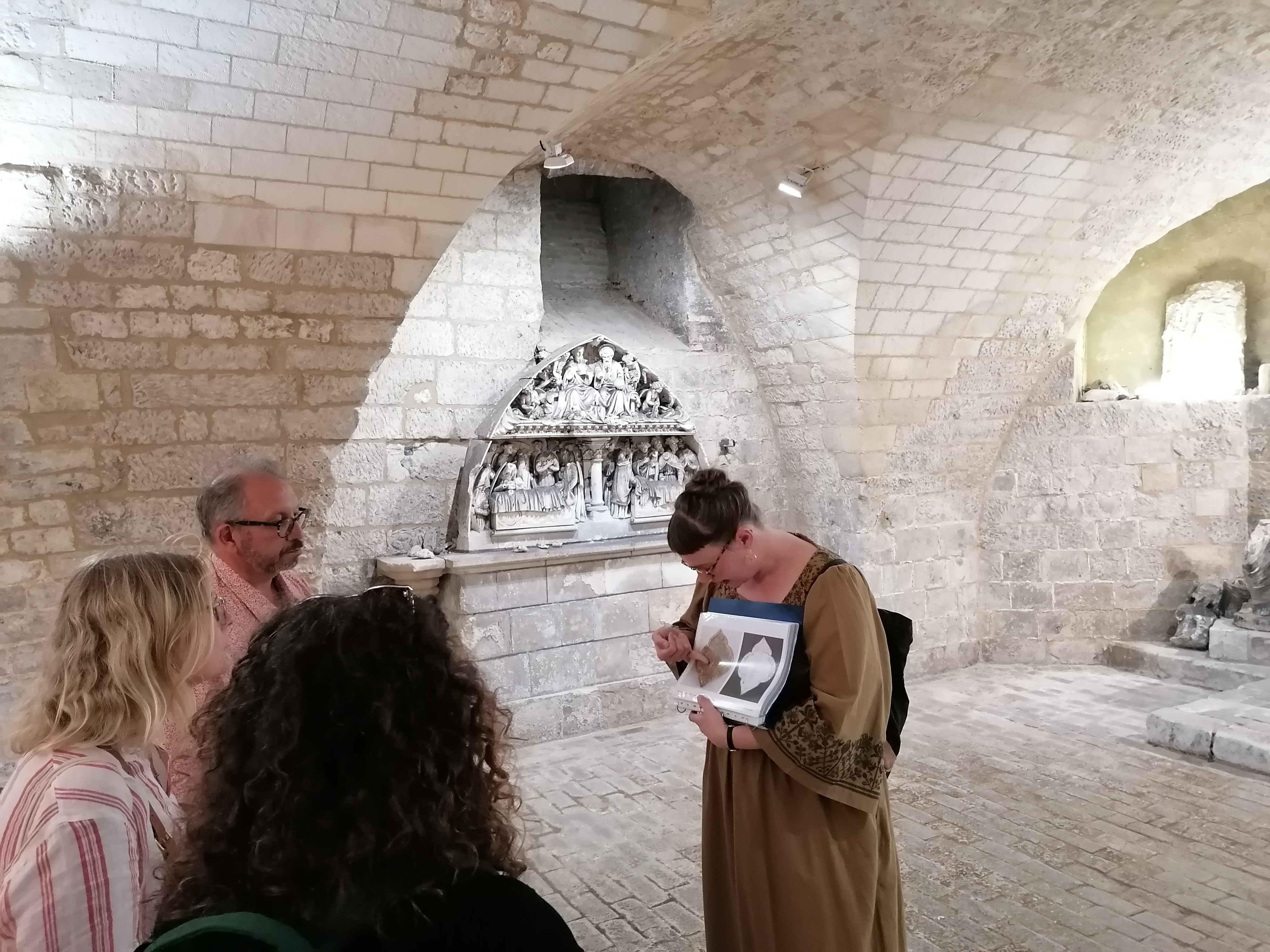Visite-flash : Focus sur la collégiale de Longpré et ses trésors