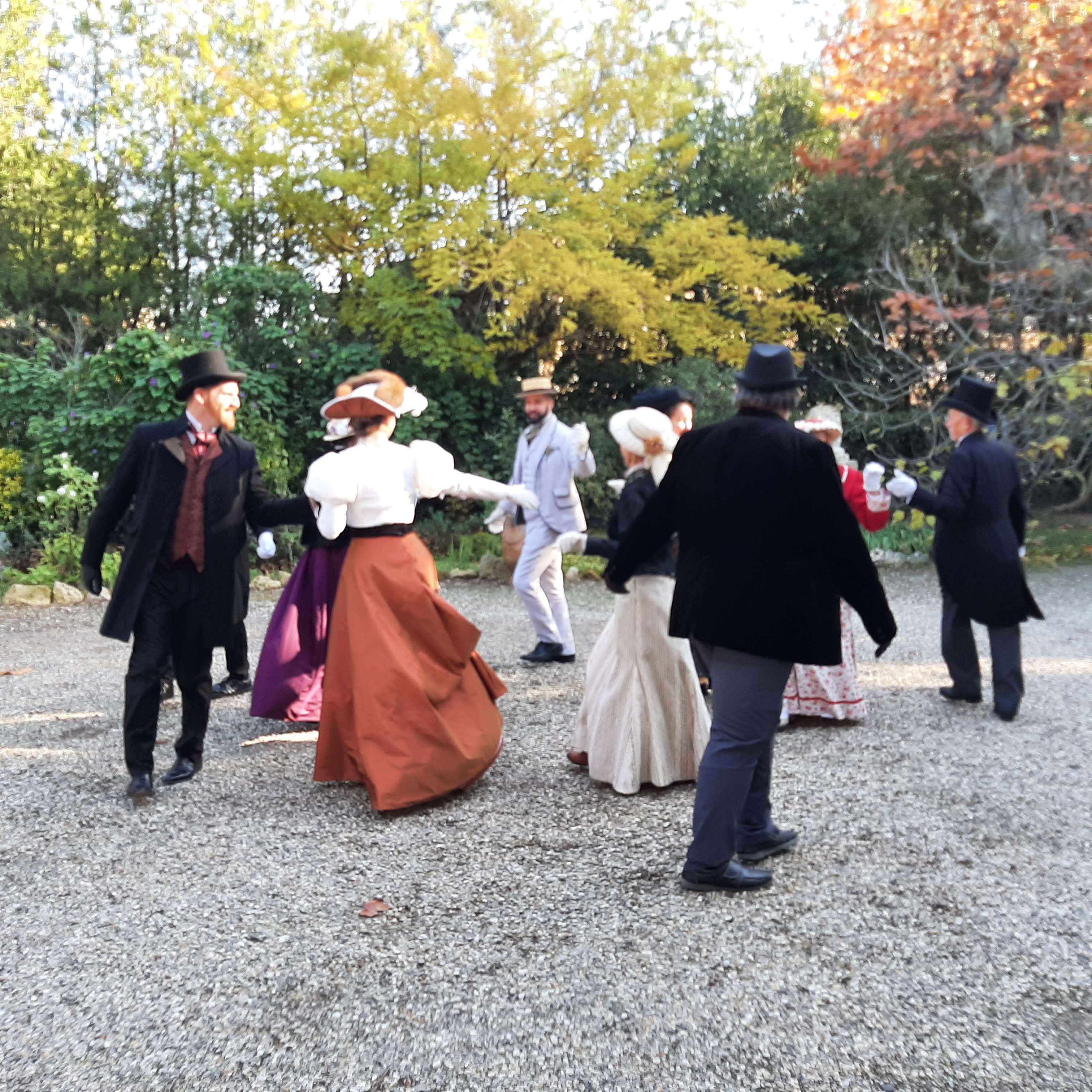 Le bal Tabarin : démonstration de danses des années 1900.